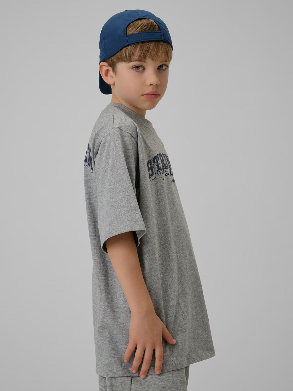 T-shirt loose z nadrukiem chłopięcy