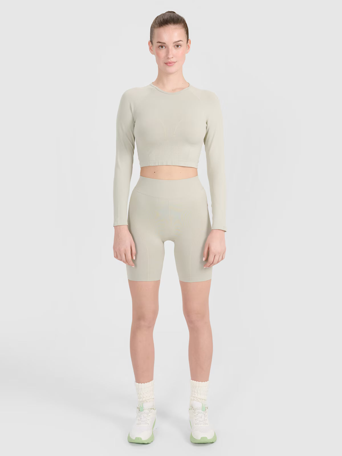 Longsleeve treningowy crop-top z wycięciem na plecach damski