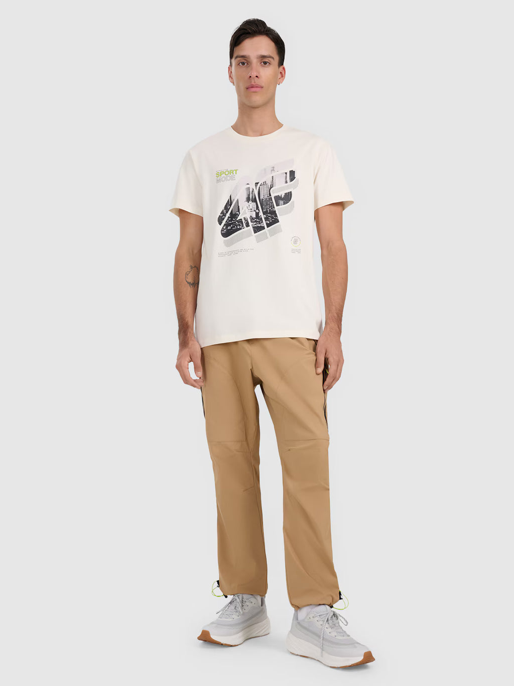 T-shirt regular z nadrukiem męski