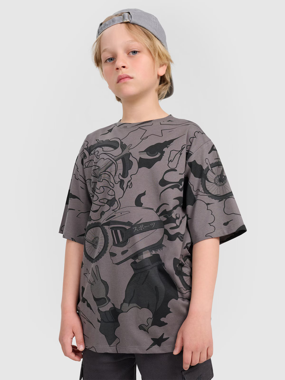 T-shirt oversize z nadrukiem chłopięcy