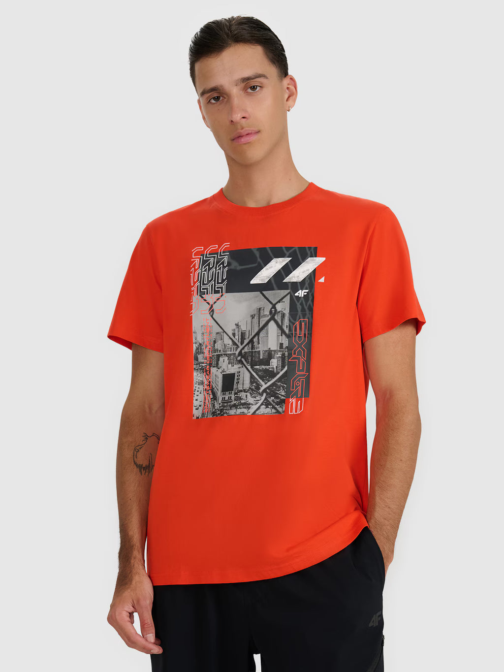 T-shirt regular z nadrukiem męski