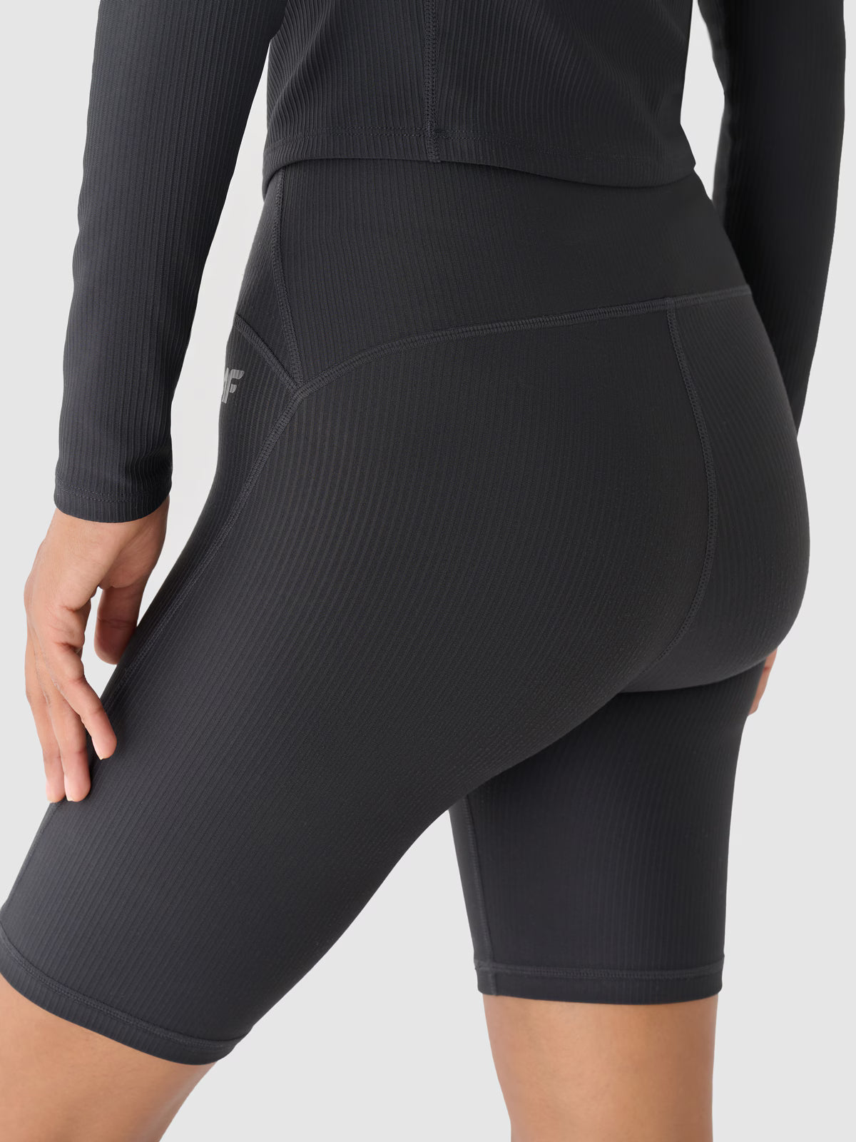 Legginsy krótkie treningowe damskie