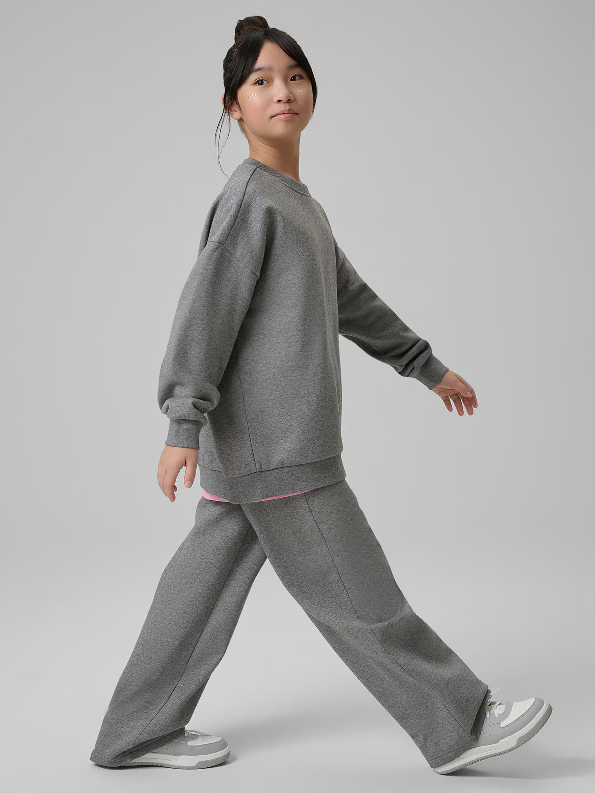 Bluza dresowa loose bez kaptura dziewczęca