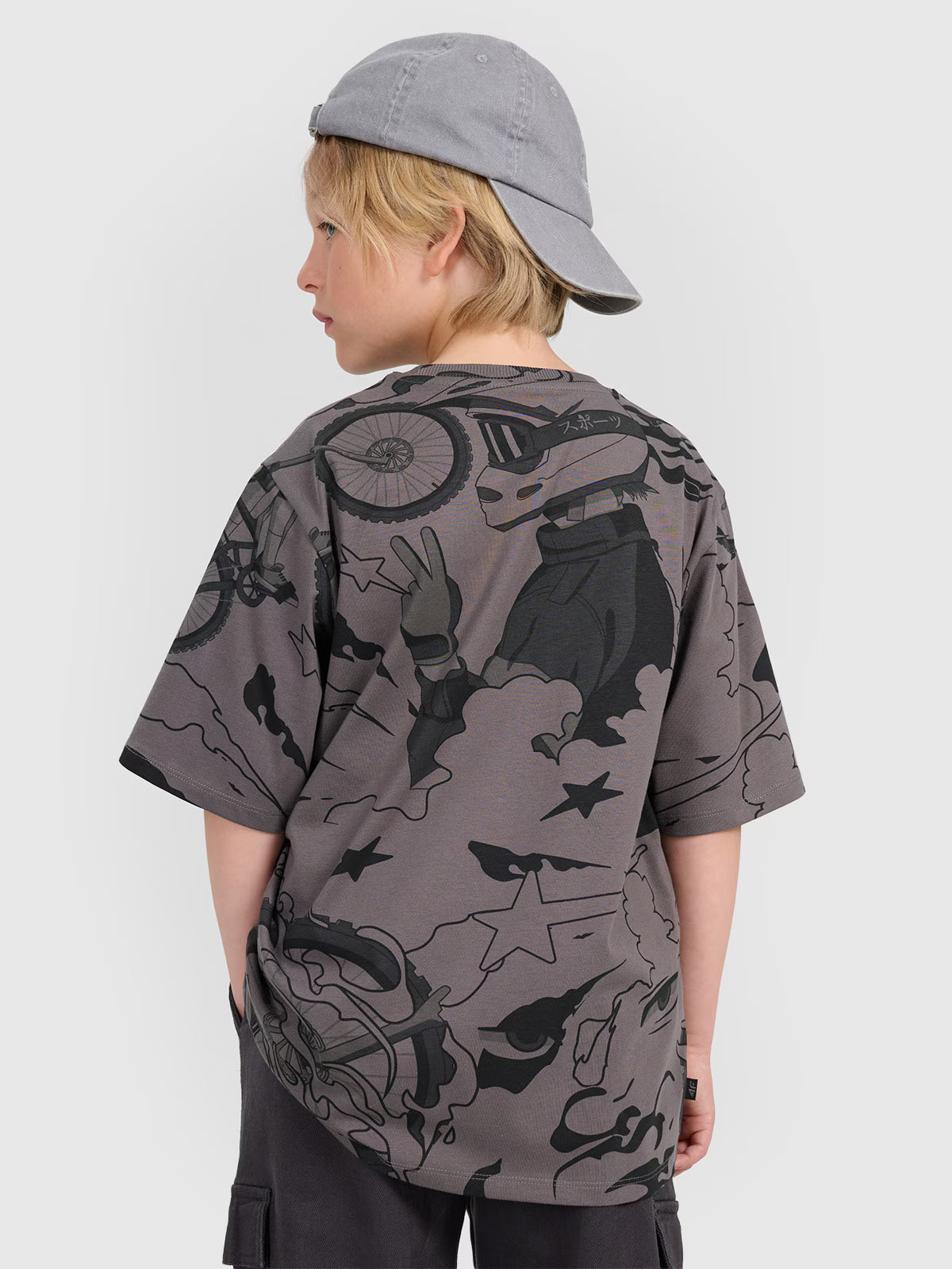 T-shirt oversize z nadrukiem chłopięcy