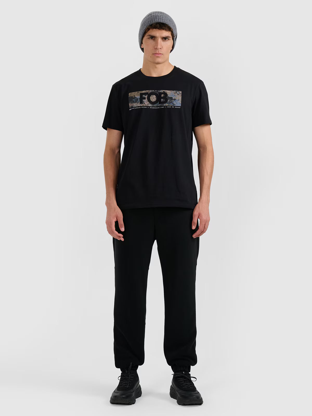 T-shirt regular z nadrukiem męski
