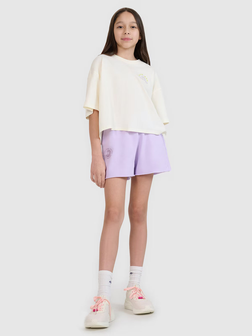 T-shirt oversize crop top z nadrukiem dziewczęcy
