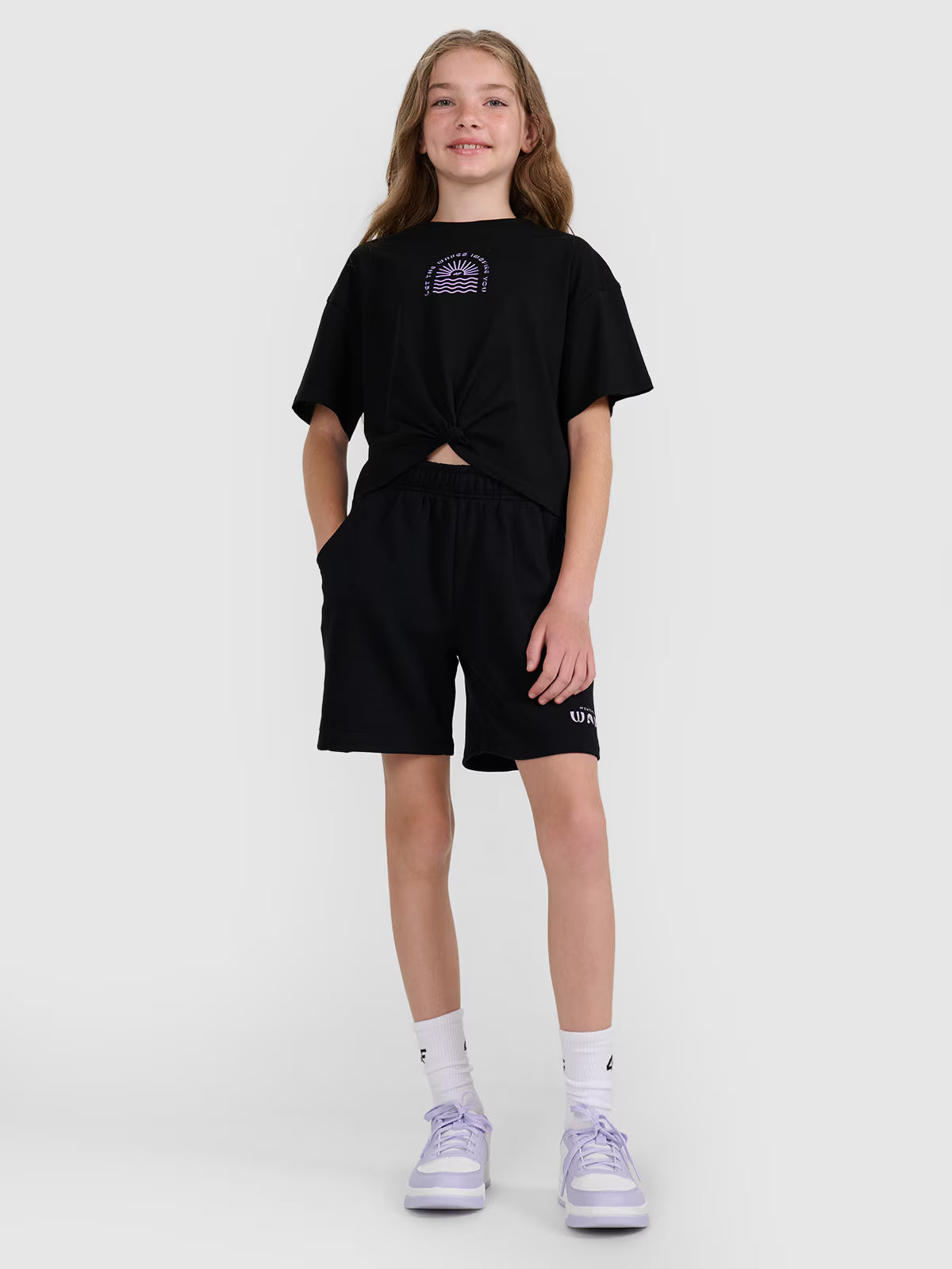 T-shirt oversize crop top z nadrukiem dziewczęcy