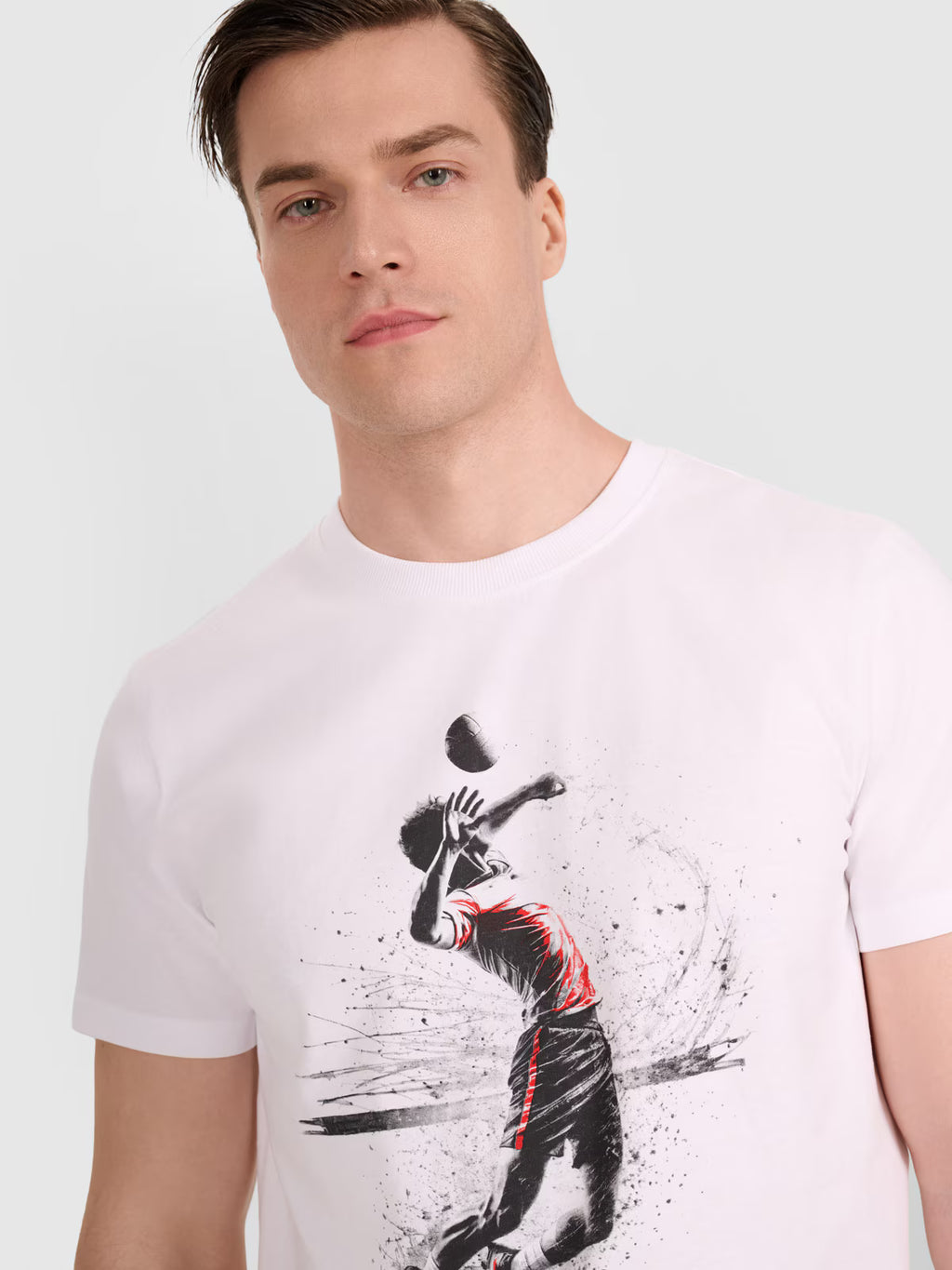 T-shirt regular z nadrukiem siatkarskim męski