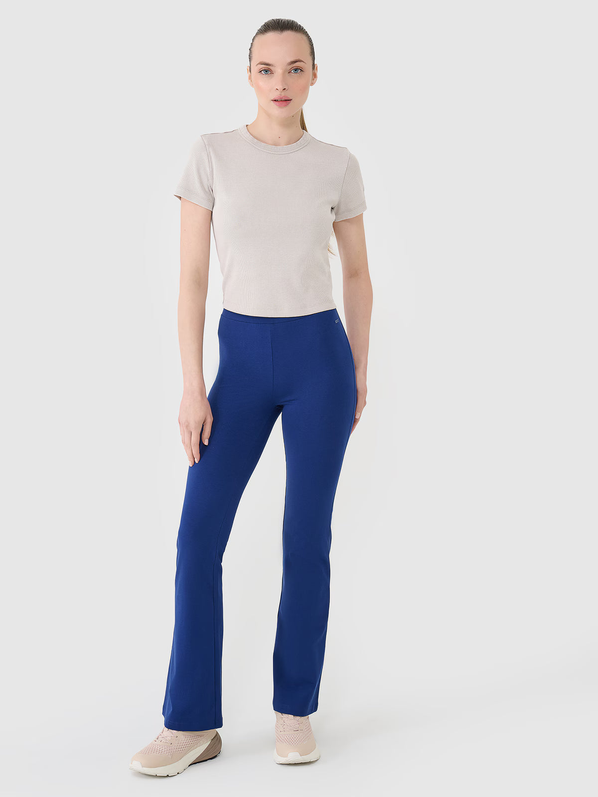 Legginsy z rozszerzanymi nogawkami damskie