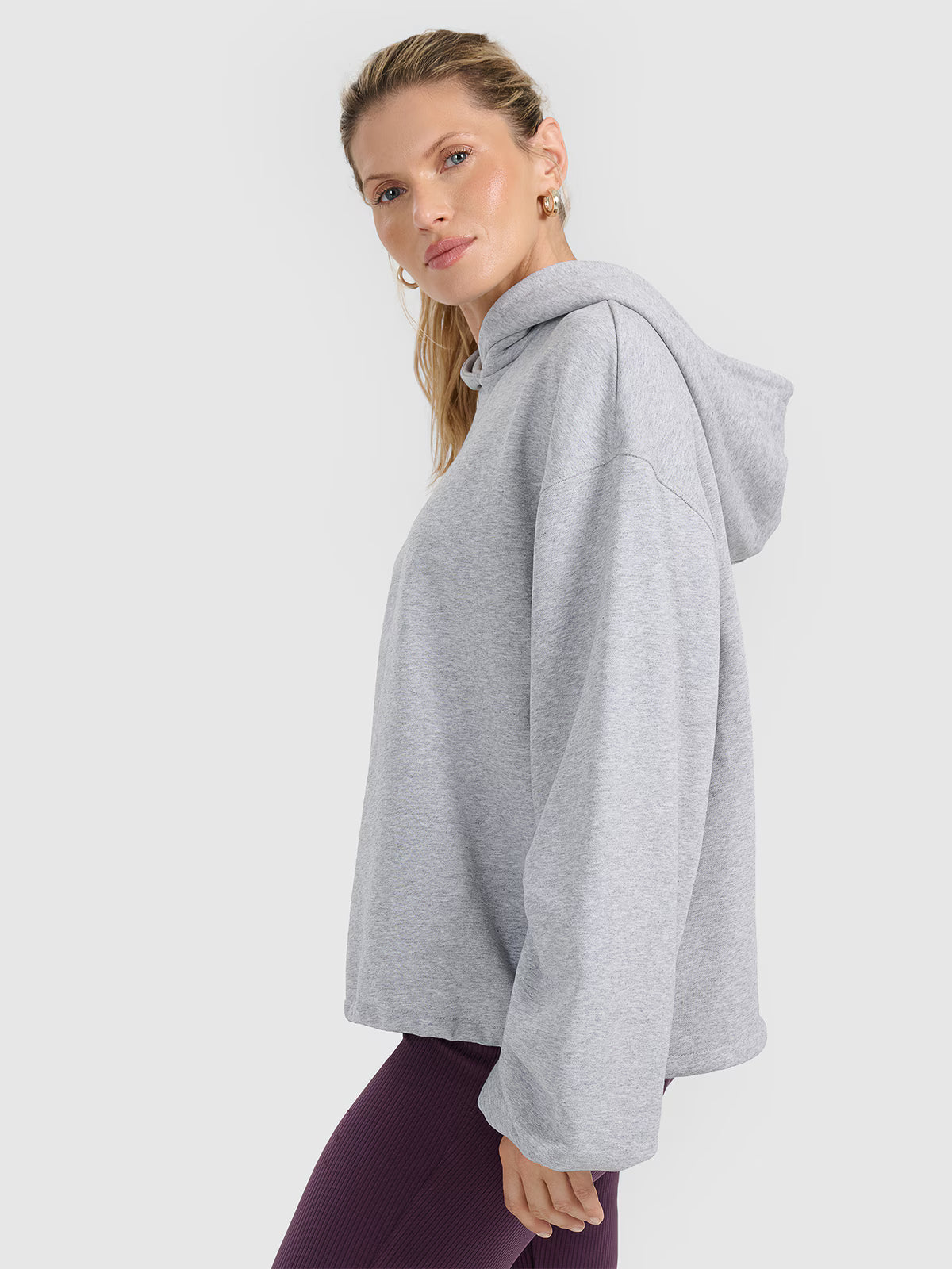 Bluza dresowa nierozpinana z kapturem damska