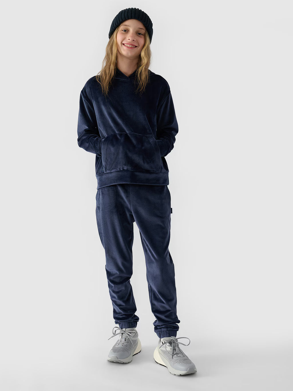 Bluza dresowa z weluru nierozpinana z kapturem dziewczęca