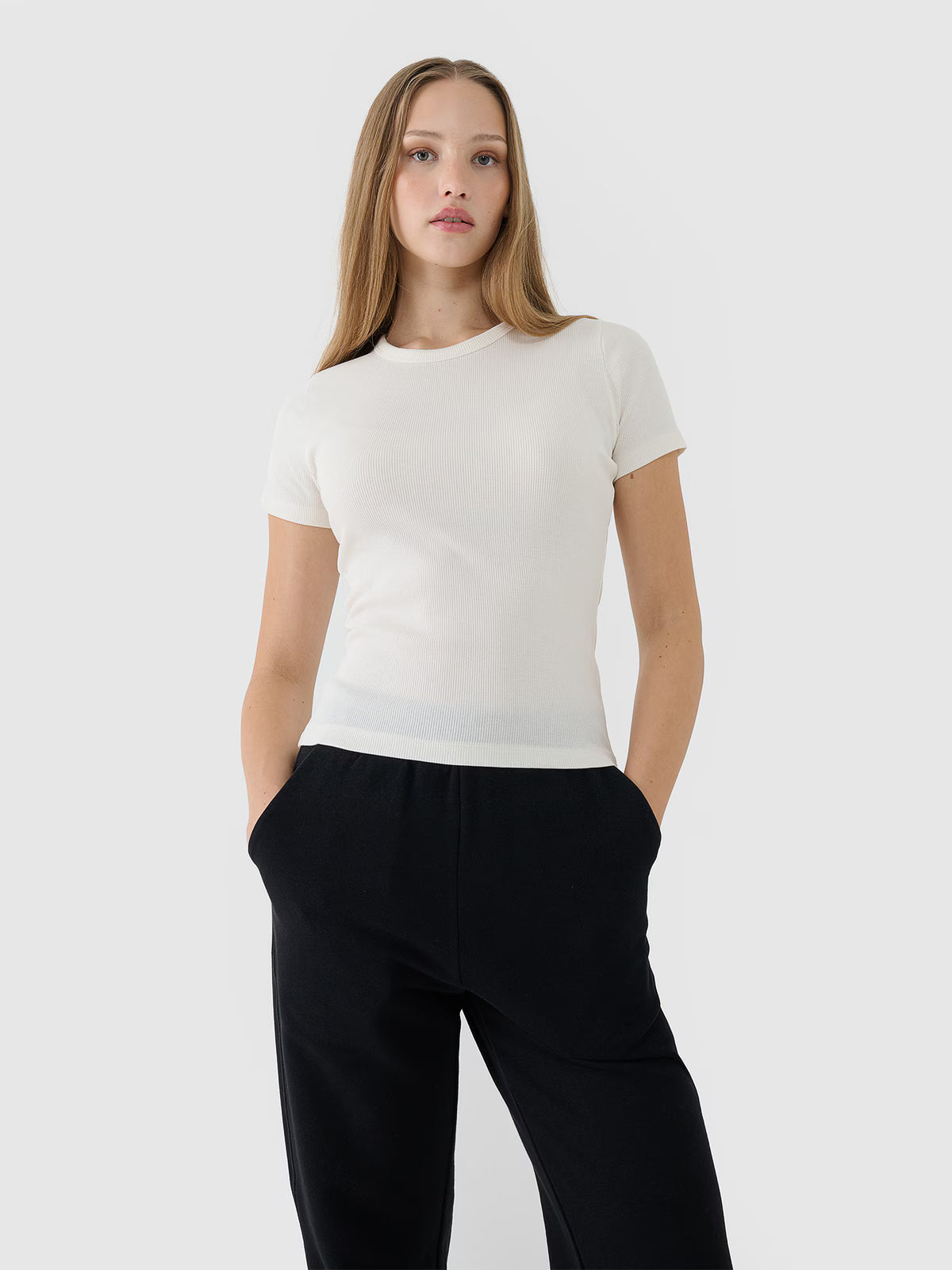 T-shirt slim z prążkowanej dzianiny damski