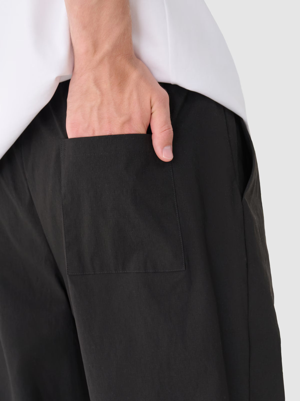 Spodnie oversize tkaninowe męskie Outhorn