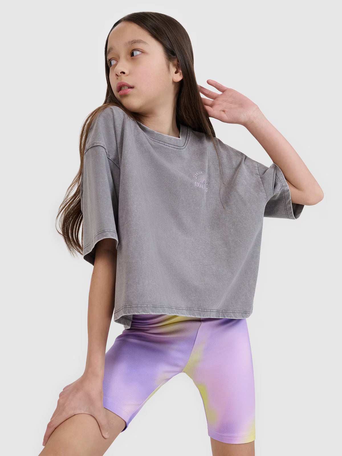 T-shirt oversize crop top z nadrukiem dziewczęcy