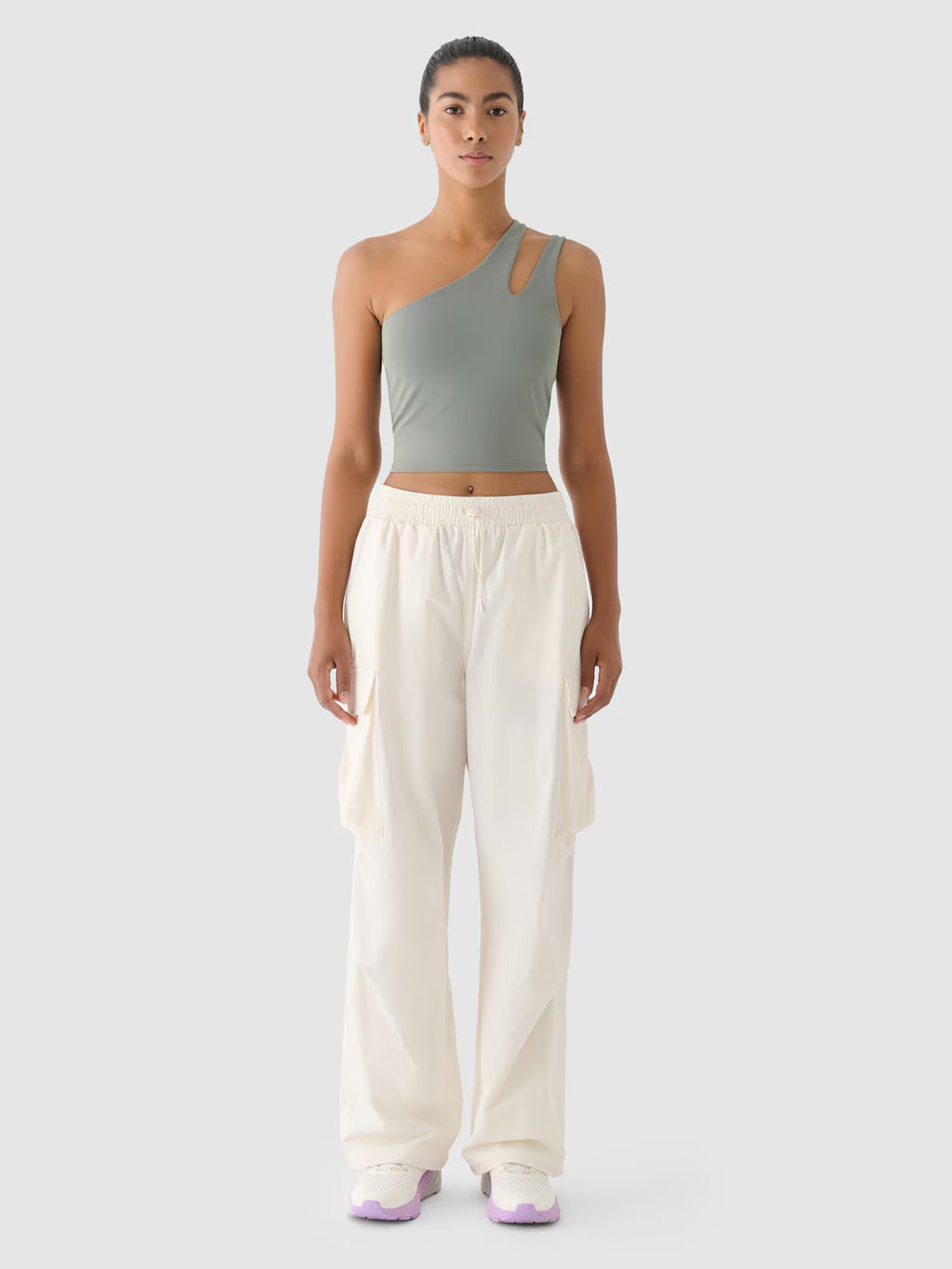 Crop top treningowy na jedno ramię 4F x Anna Lewandowska
