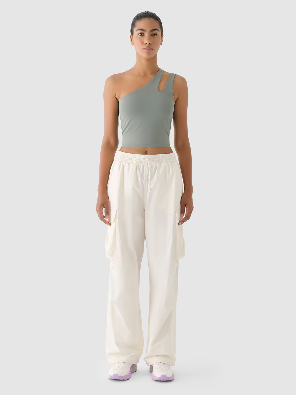 Crop top treningowy na jedno ramię 4F x Anna Lewandowska