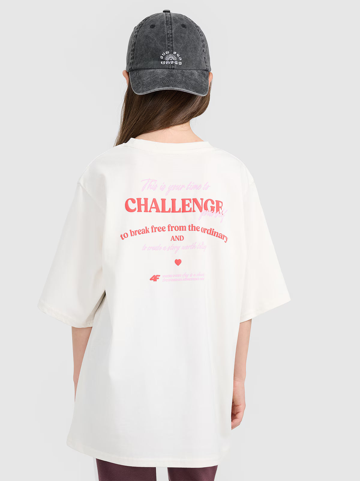 T-shirt oversize z nadrukiem dziewczęcy