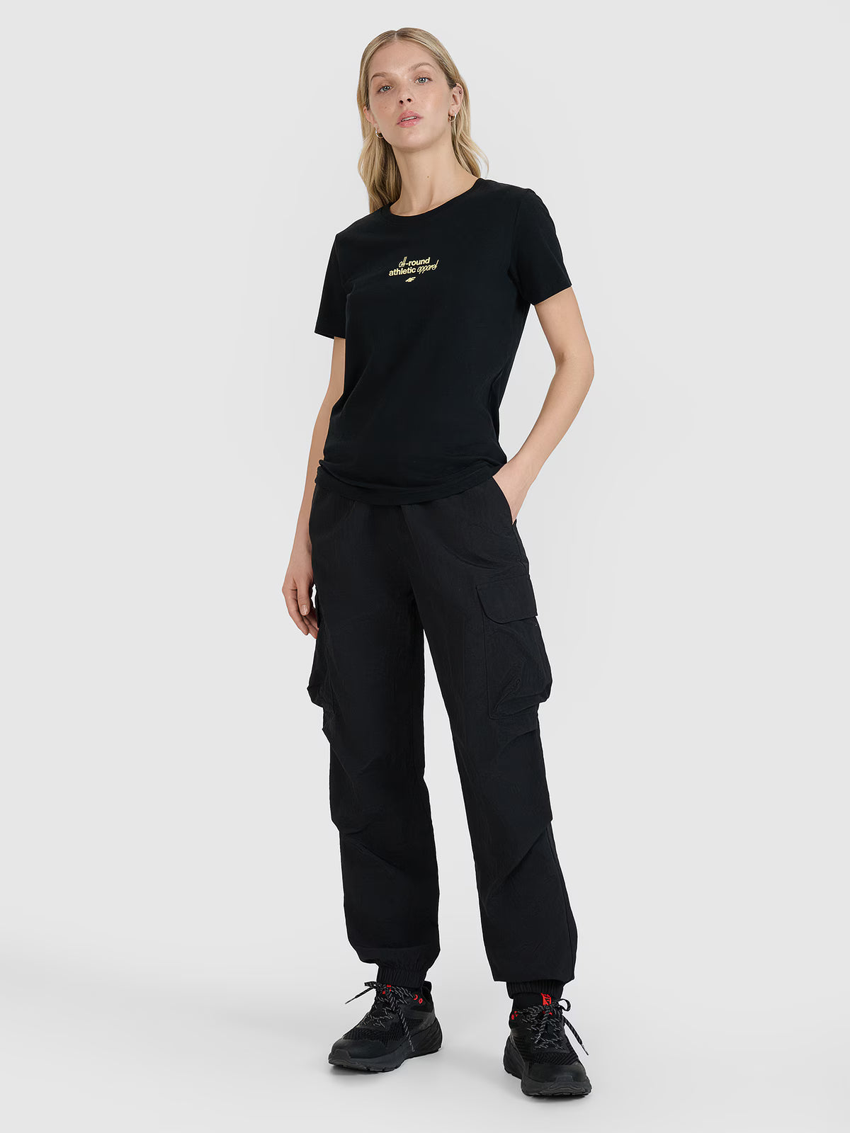 T-shirt regular z nadrukiem damski
