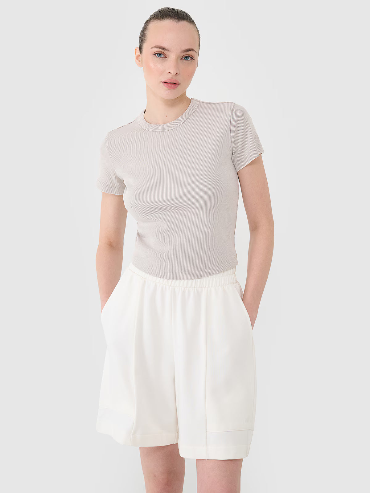 T-shirt slim z prążkowanej dzianiny damski