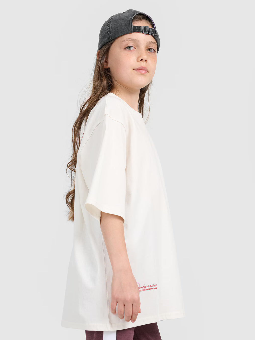 T-shirt oversize z nadrukiem dziewczęcy