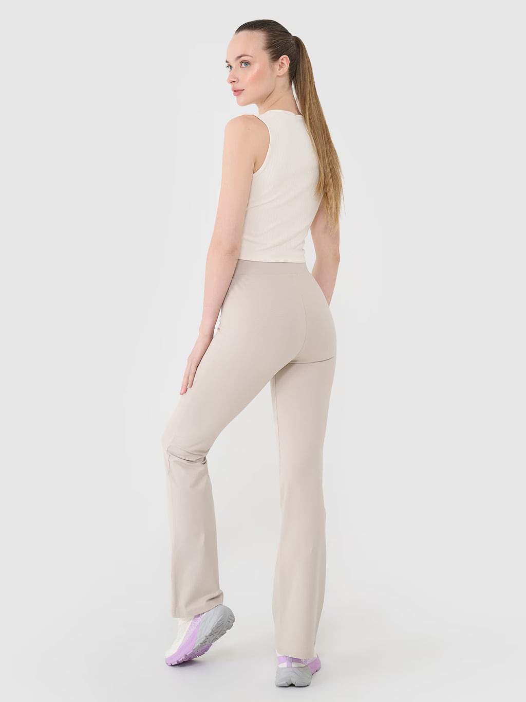 Legginsy z rozszerzanymi nogawkami damskie