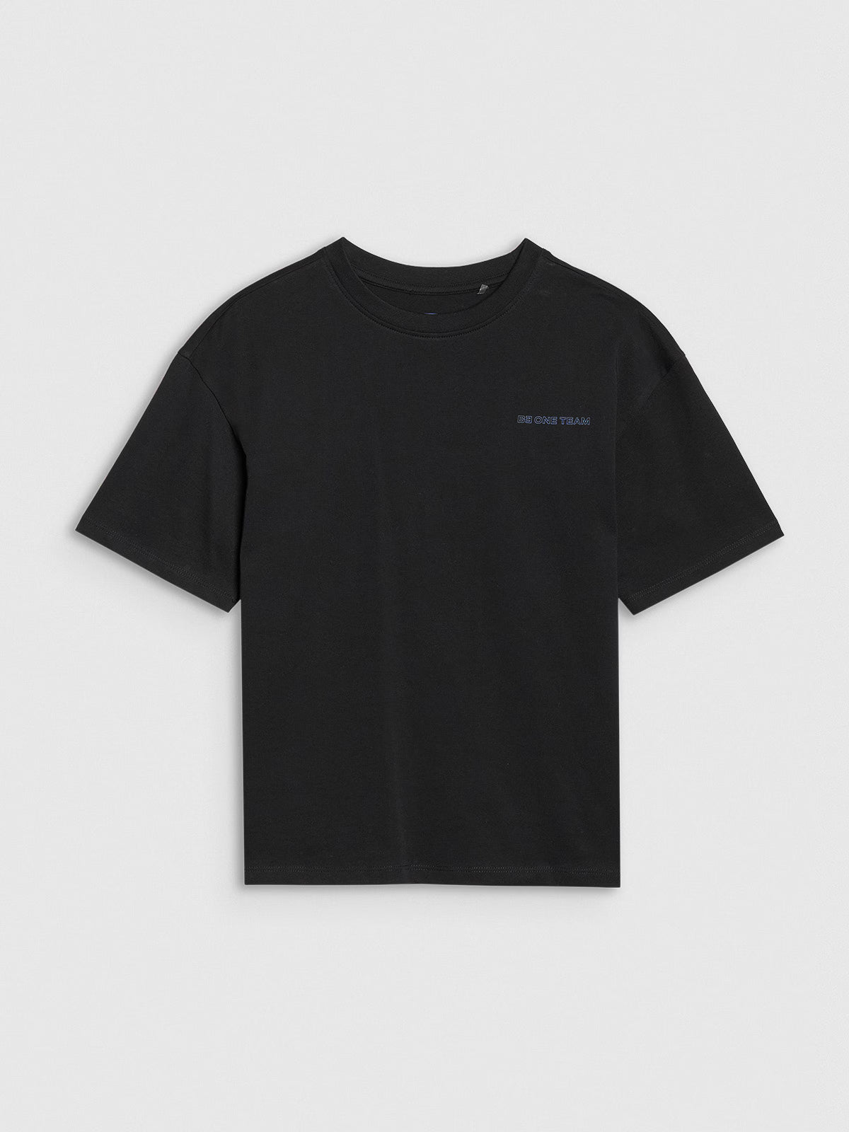 T-shirt oversize z napisem chłopięcy
