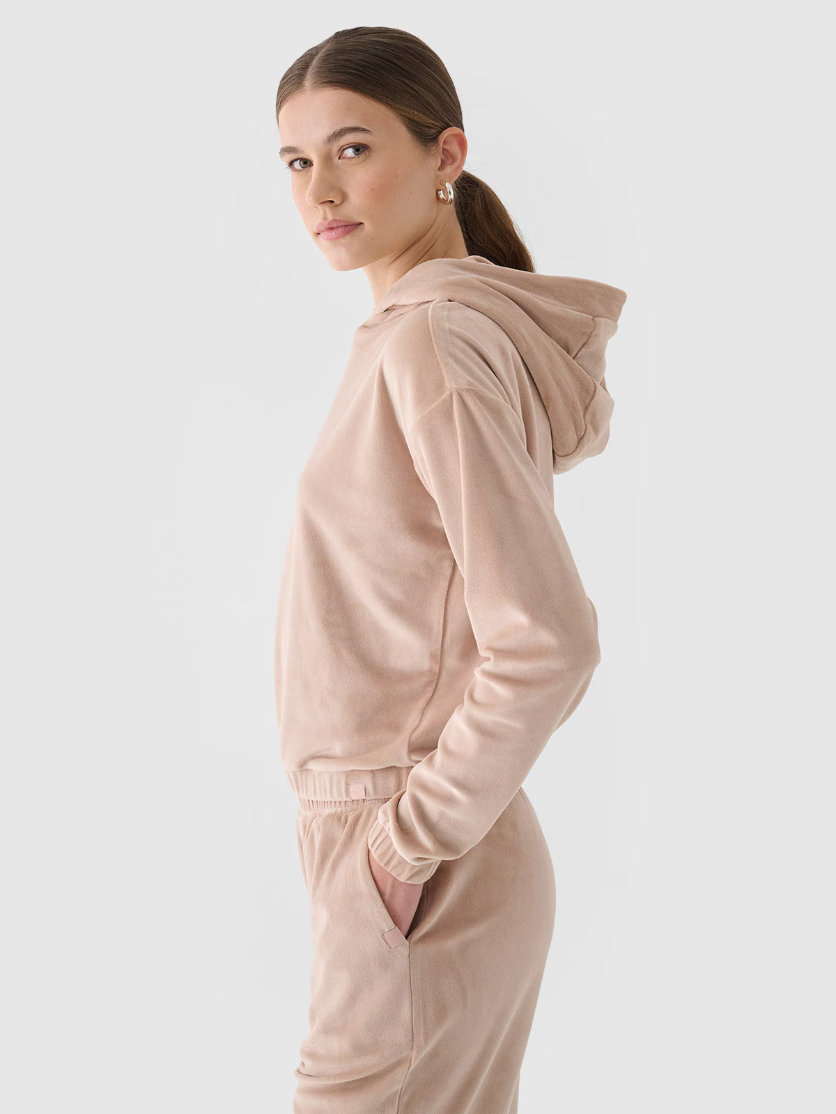 Bluza dresowa z weluru nierozpinana z kapturem damska