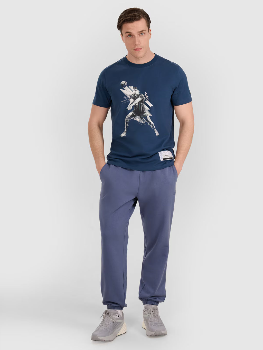 T-shirt regular z nadrukiem siatkarskim męski