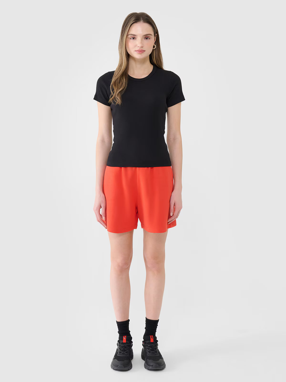 T-shirt slim z prążkowanej dzianiny damski