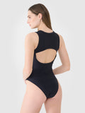 Body z wycięciem na plecach