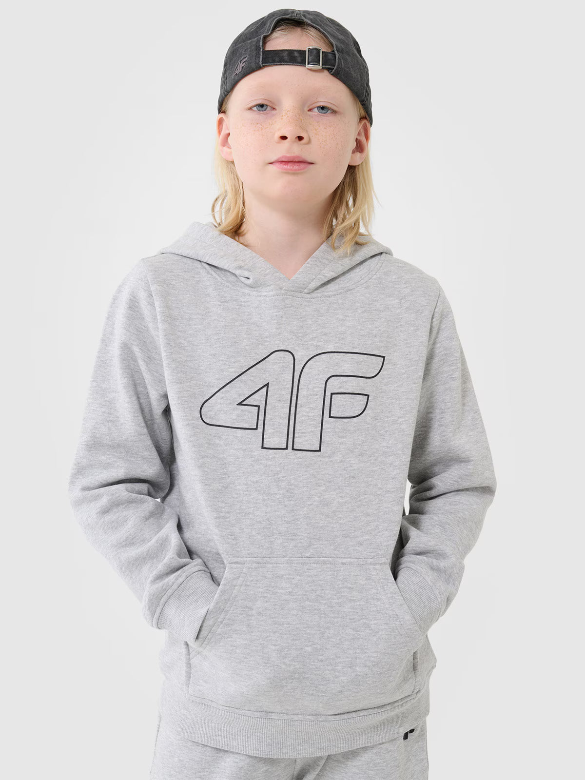 Bluza dresowa nierozpinana z kapturem chłopięca
