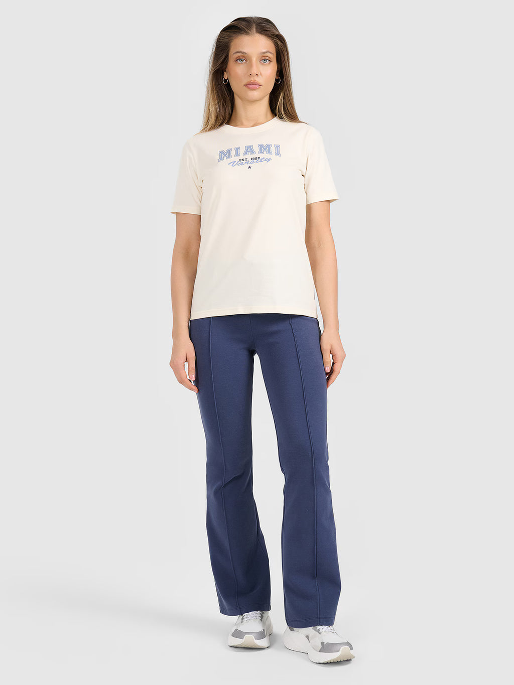 T-shirt regular z nadrukiem damski