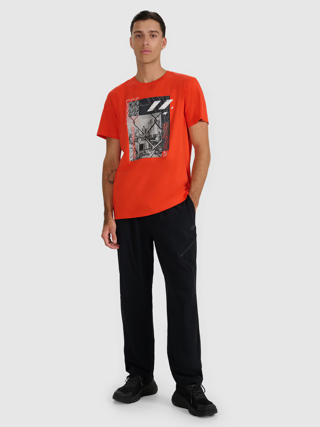 T-shirt regular z nadrukiem męski
