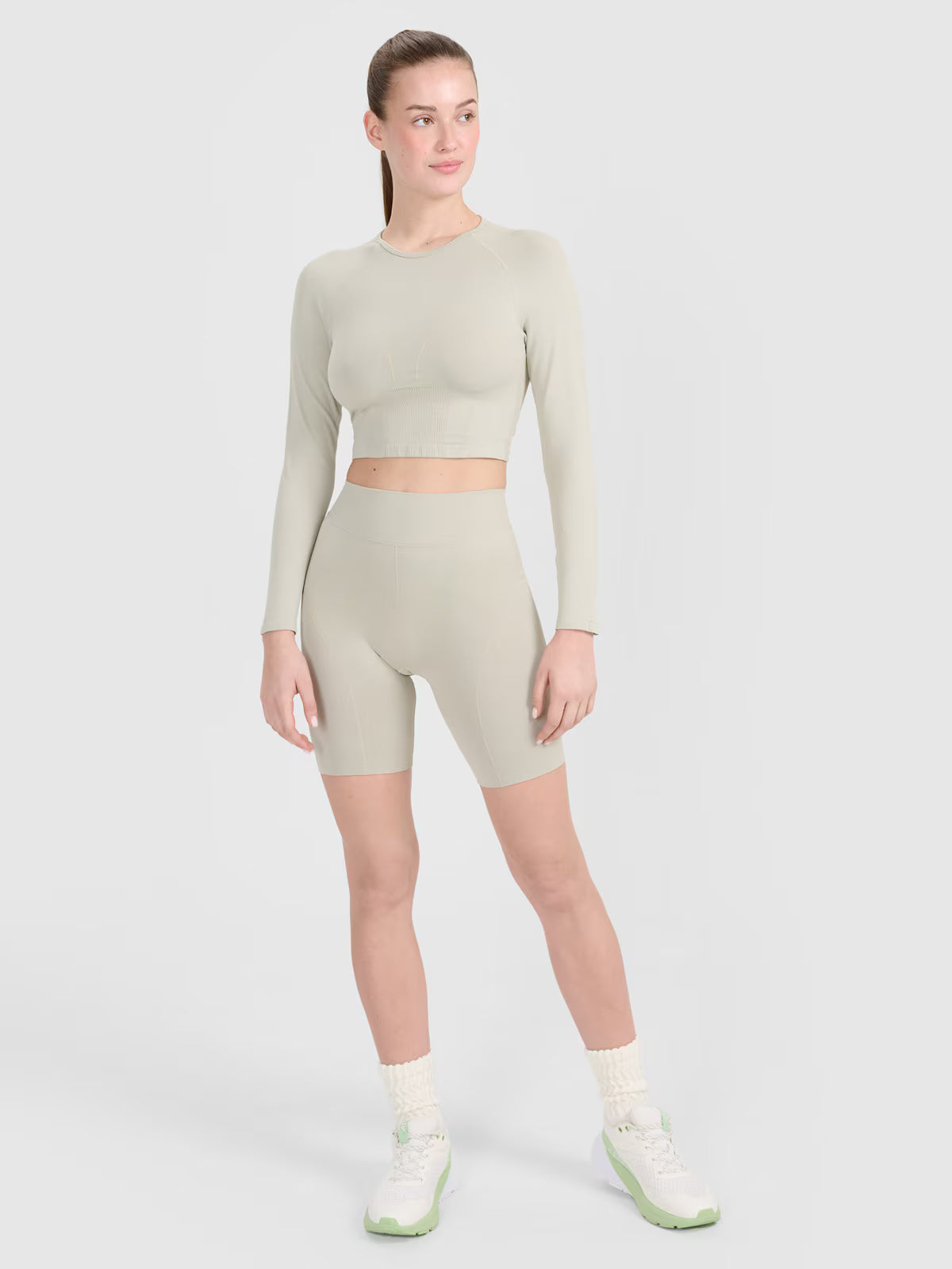 Longsleeve treningowy crop-top z wycięciem na plecach damski