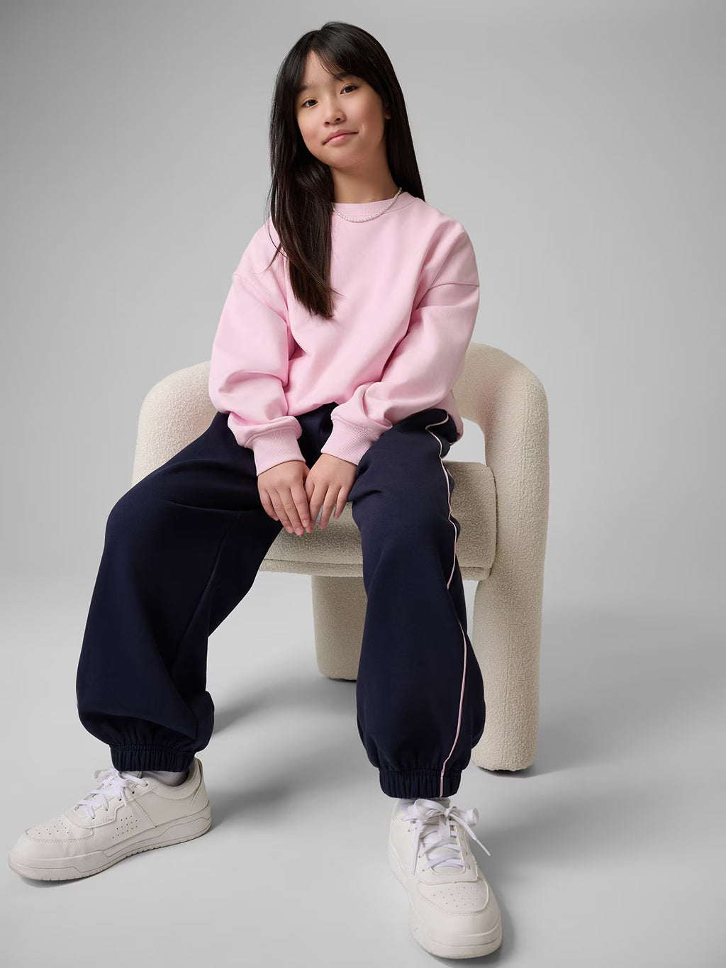 Bluza dresowa loose bez kaptura dziewczęca