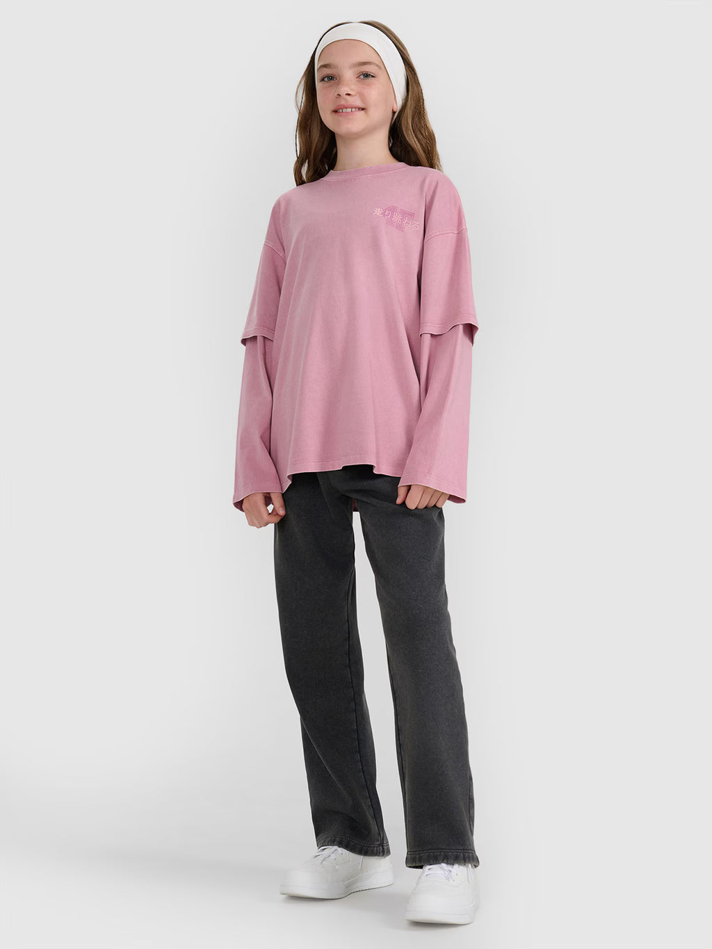Longsleeve oversize z nadrukiem dziewczęcy