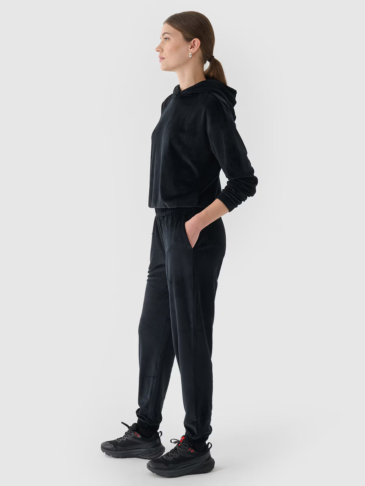 Bluza dresowa z weluru nierozpinana z kapturem damska