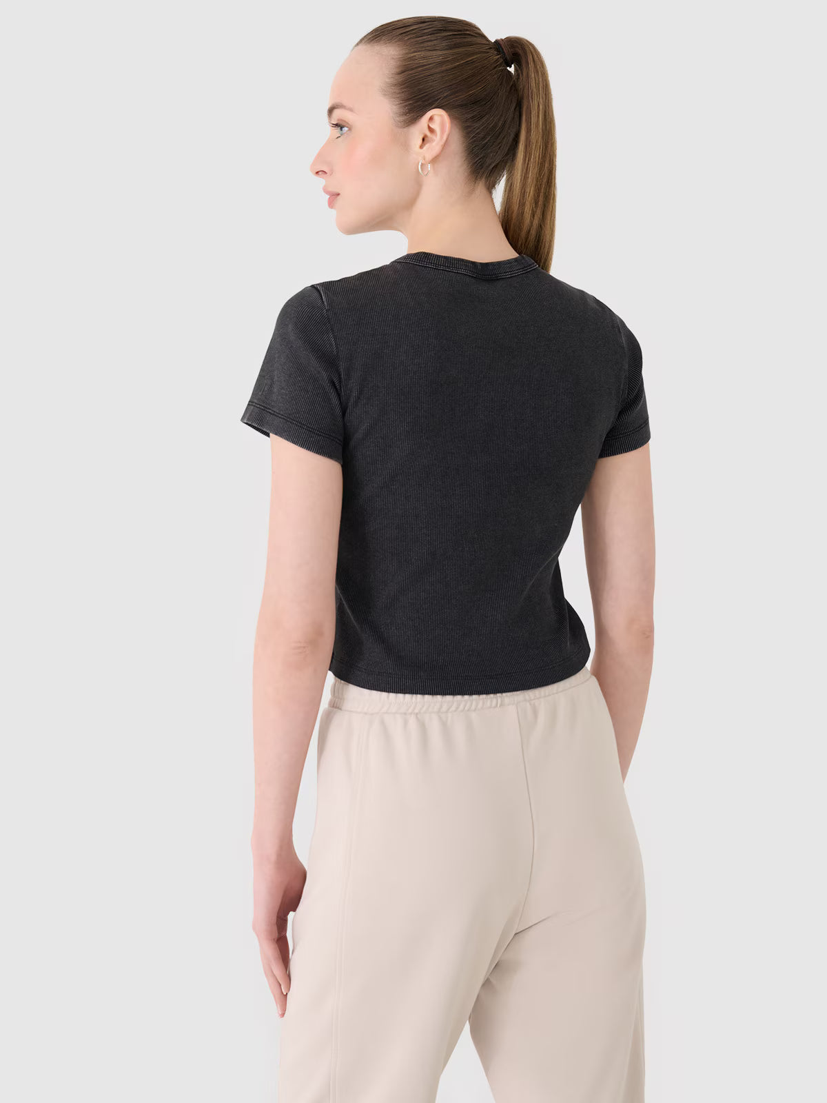 T-shirt slim z prążkowanej dzianiny damski
