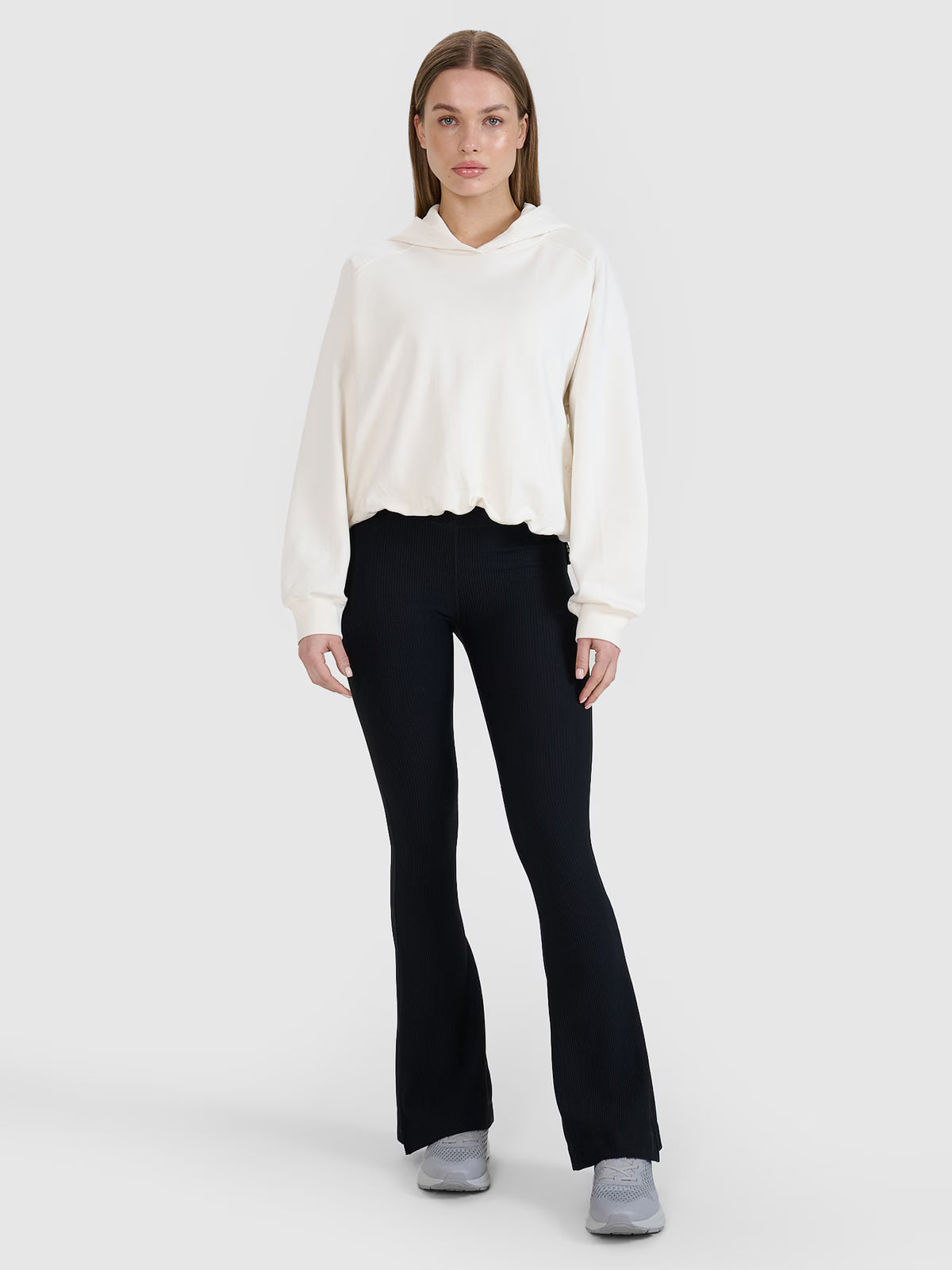 Bluza dresowa cropped nierozpinana z kapturem damska 4F x Anna Lewandowska