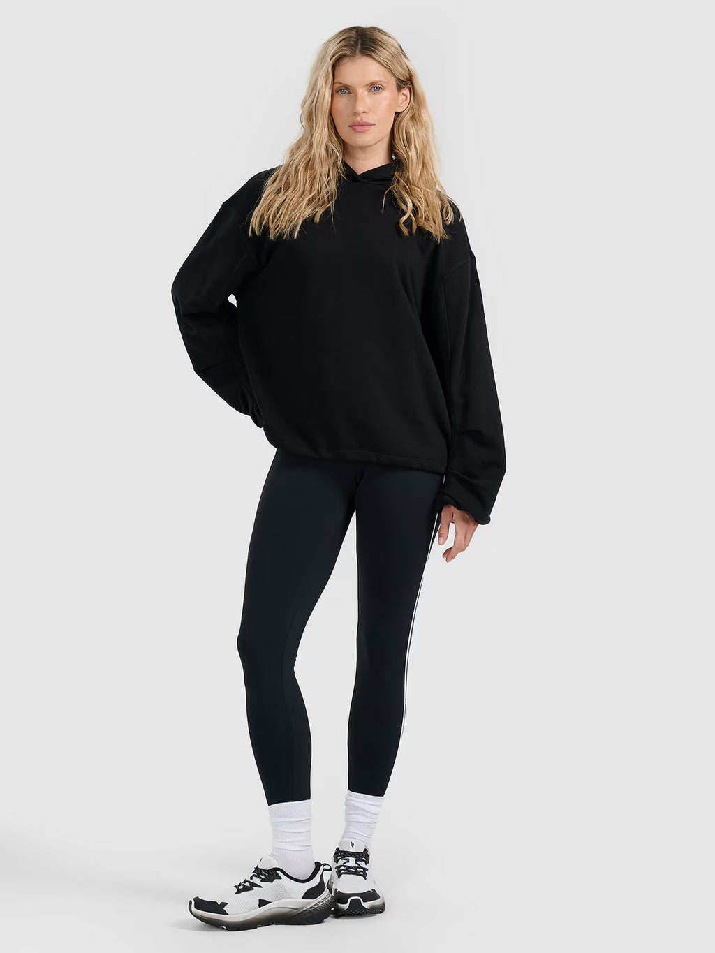 Bluza dresowa nierozpinana z kapturem damska