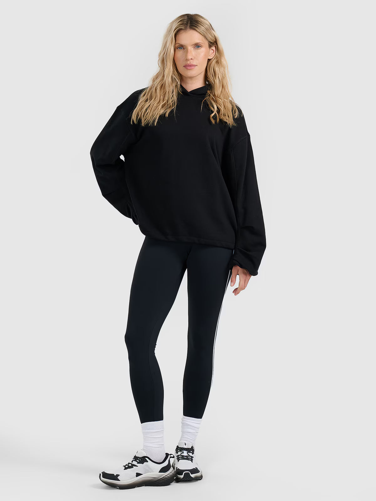 Bluza dresowa nierozpinana z kapturem damska