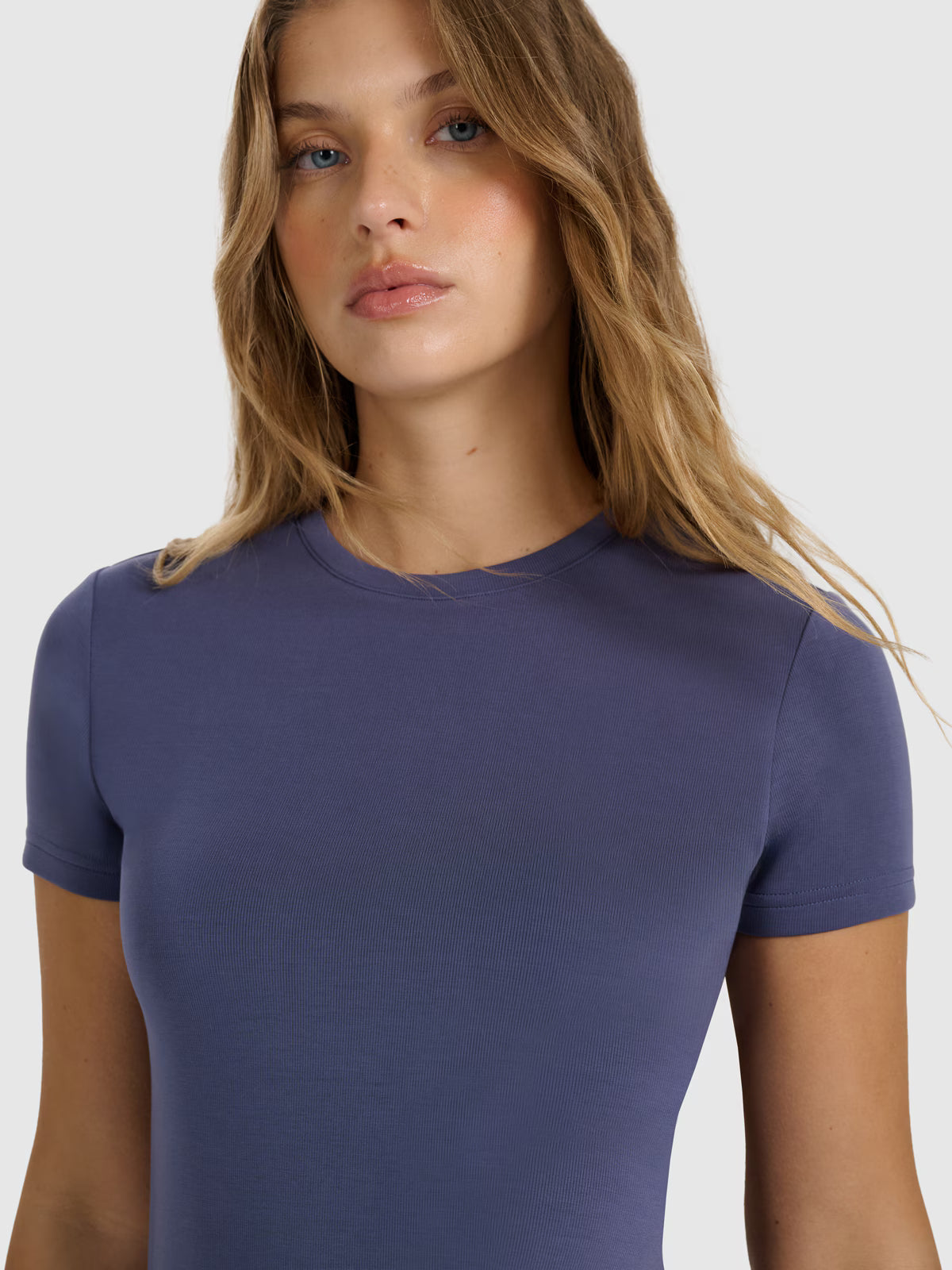 T-shirt z prążkowanej dzianiny z modalem damski
