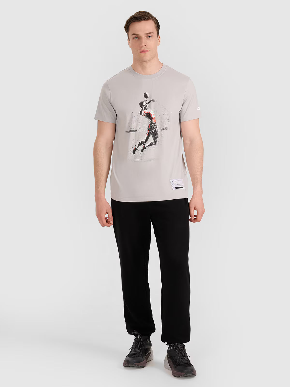 T-shirt regular z nadrukiem siatkarskim męski