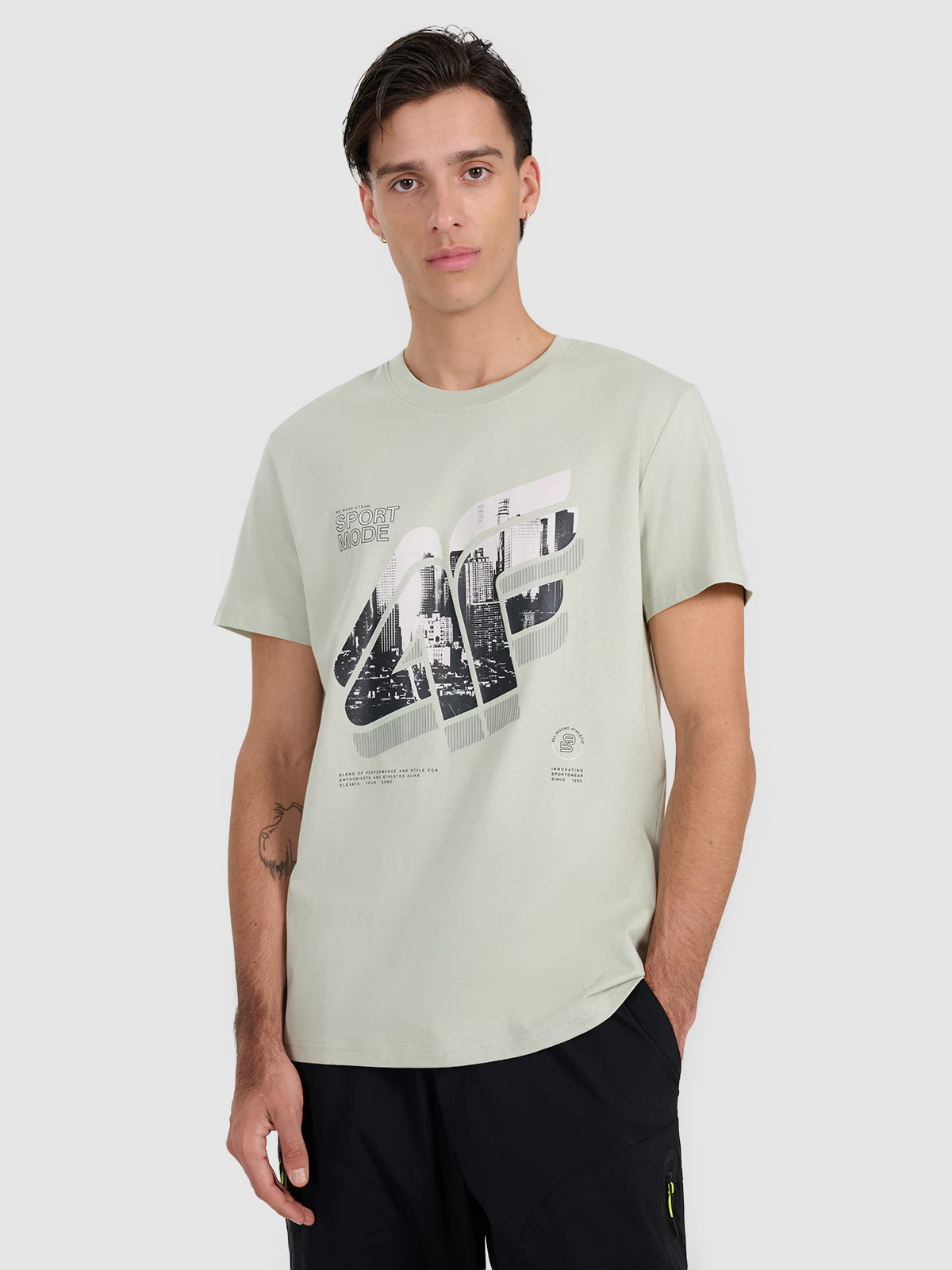 T-shirt regular z nadrukiem męski