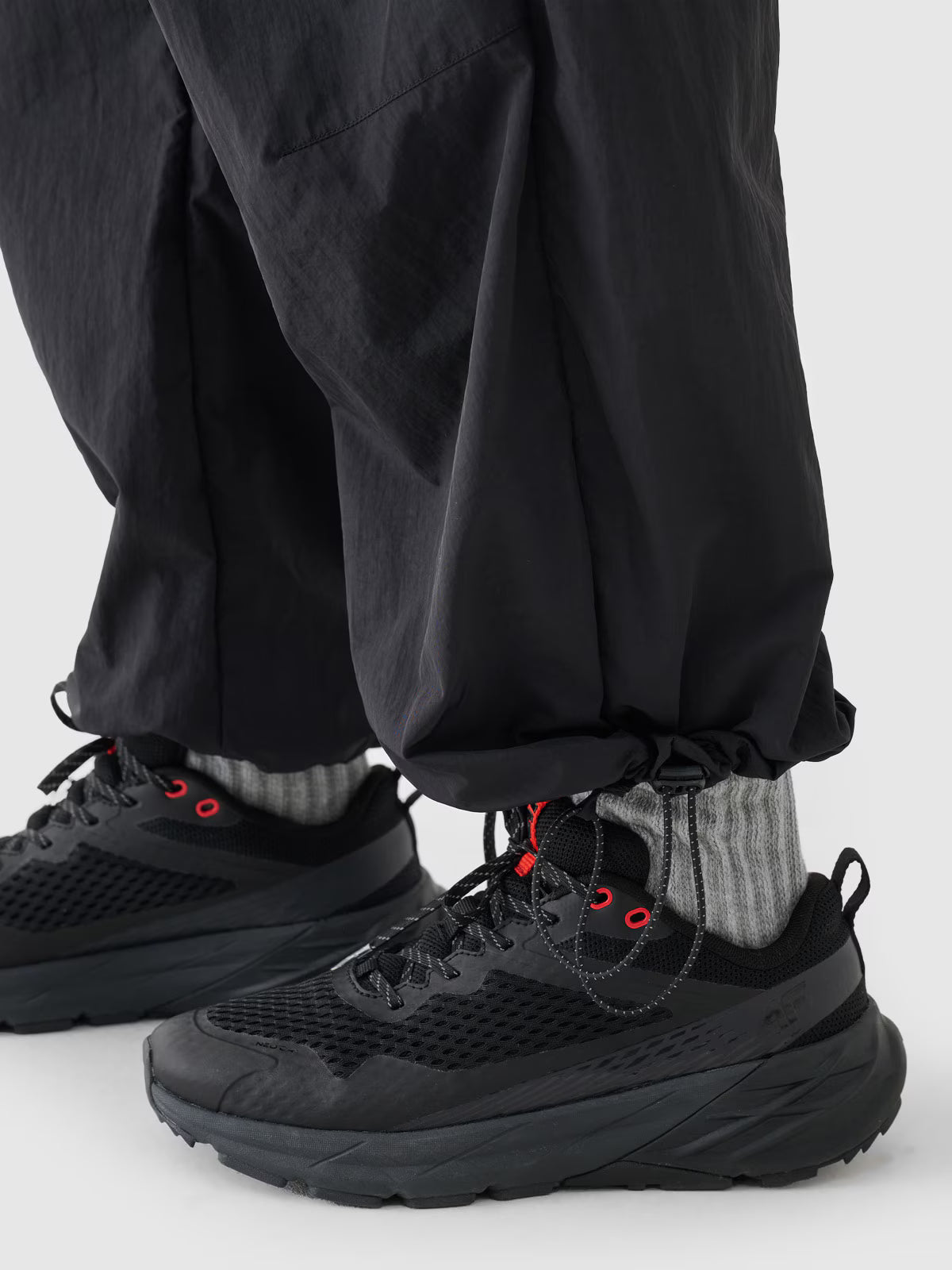 Spodnie casual parachute damskie Outhorn