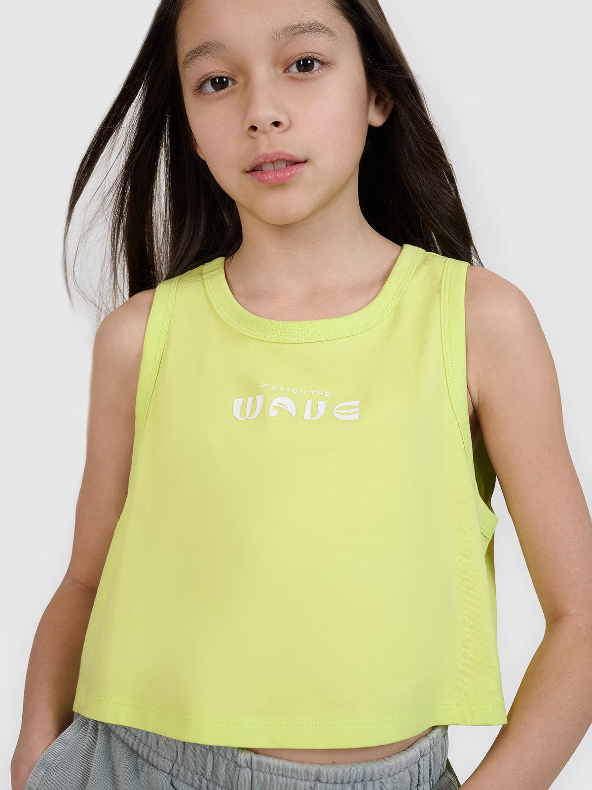 Crop top oversize z nadrukiem dziewczęcy