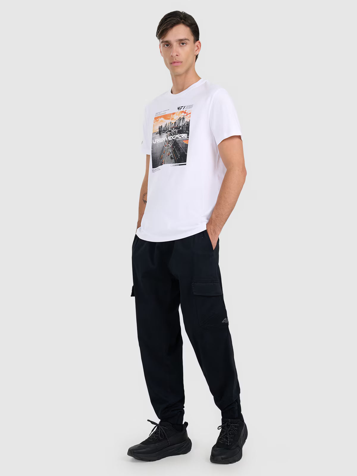 T-shirt regular z nadrukiem męski
