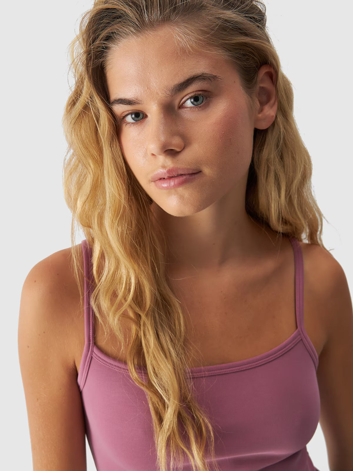 Crop-top slim gładki z modalem damski