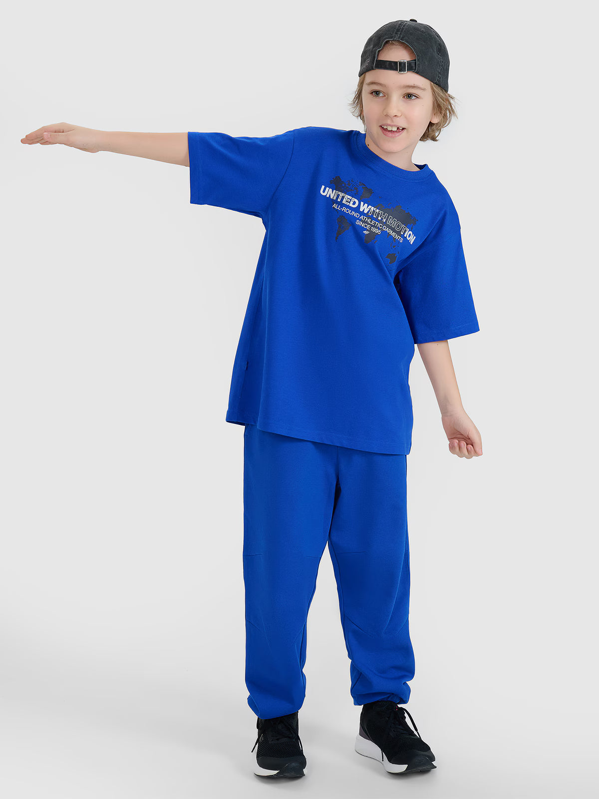 T-shirt oversize z nadrukiem chłopięcy