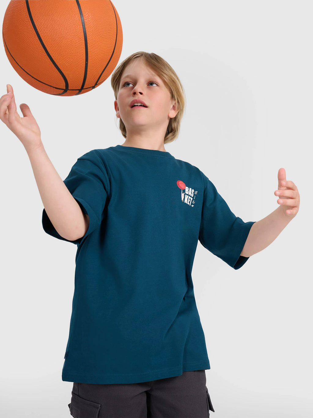 T-shirt oversize z nadrukiem chłopięcy